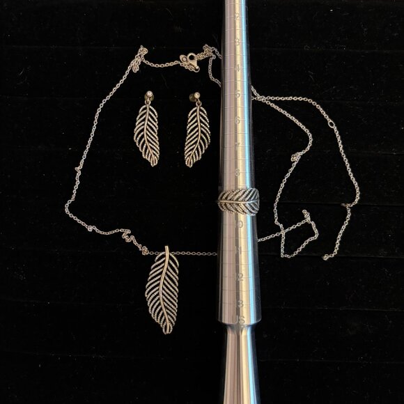 Pandora "Light as a feather" set - Pendant with long chain, Earrings, Ring - Picture 4 of 4